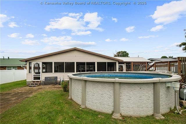 194 Shawnee Estates, Winfield, WV 25213