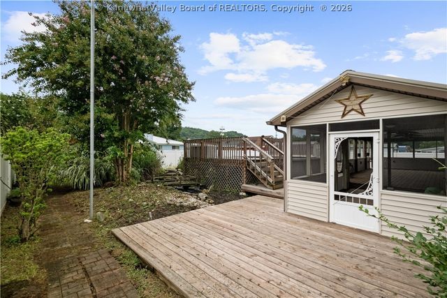 194 Shawnee Estates, Winfield, WV 25213