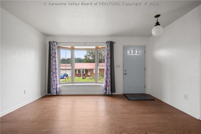 194 Shawnee Estates, Winfield, WV 25213