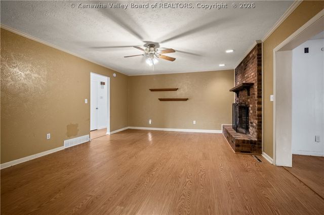 194 Shawnee Estates, Winfield, WV 25213
