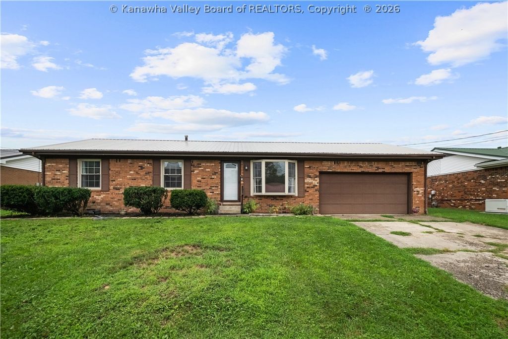 194 Shawnee Estates, Winfield, WV 25213