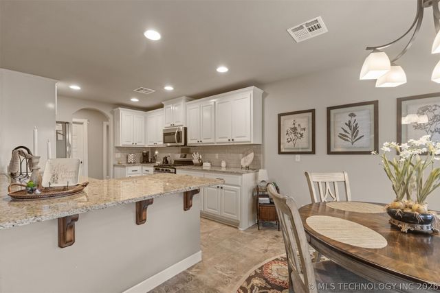 8434 N 77th Avenue, Owasso, OK 74055