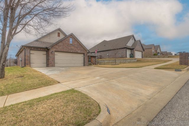 8434 N 77th Avenue, Owasso, OK 74055