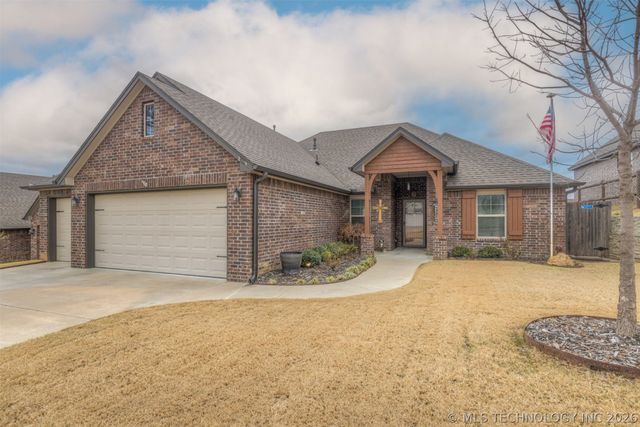 8434 N 77th Avenue, Owasso, OK 74055