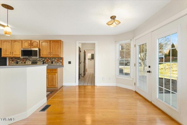 117 Barefoot Landing Drive, Blountville, TN 37617