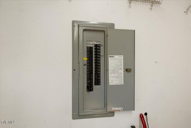 117 Barefoot Landing Drive, Blountville, TN 37617