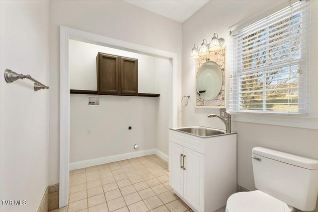 117 Barefoot Landing Drive, Blountville, TN 37617