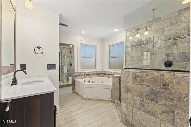 117 Barefoot Landing Drive, Blountville, TN 37617