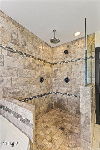 117 Barefoot Landing Drive, Blountville, TN 37617