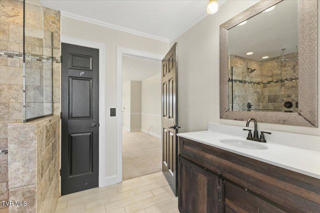 117 Barefoot Landing Drive, Blountville, TN 37617