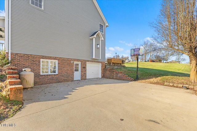 117 Barefoot Landing Drive, Blountville, TN 37617