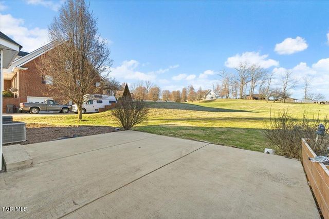 117 Barefoot Landing Drive, Blountville, TN 37617