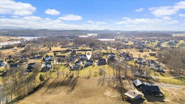 117 Barefoot Landing Drive, Blountville, TN 37617