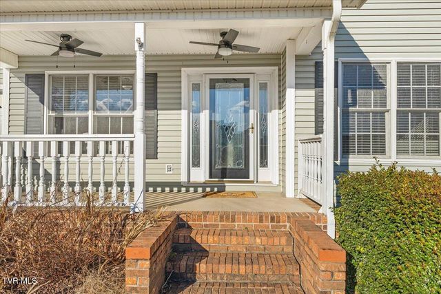 117 Barefoot Landing Drive, Blountville, TN 37617