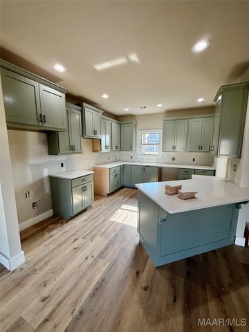 654 Chanlee Drive, Deatsville, AL 36022