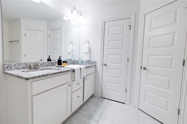 2006 W Gilligan Avenue, Rogers, AR 72758