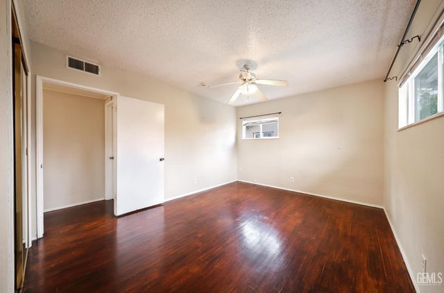 2208 Valencia Drive, Bakersfield, CA 93306