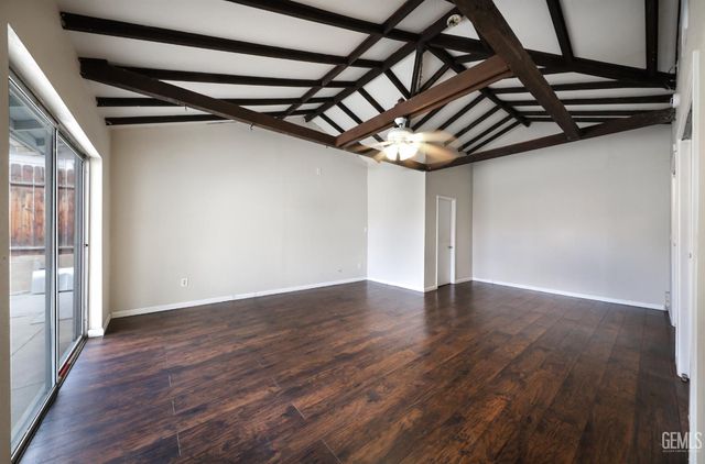 2208 Valencia Drive, Bakersfield, CA 93306