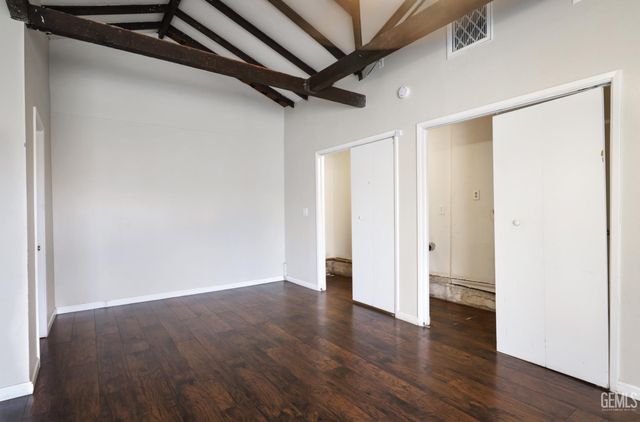 2208 Valencia Drive, Bakersfield, CA 93306