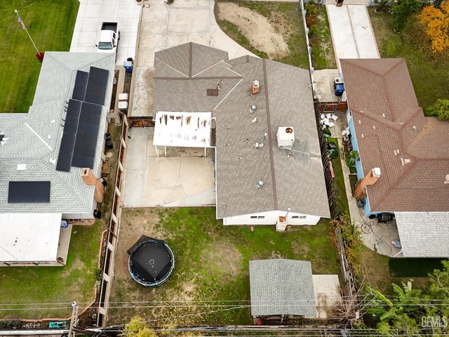 2208 Valencia Drive, Bakersfield, CA 93306