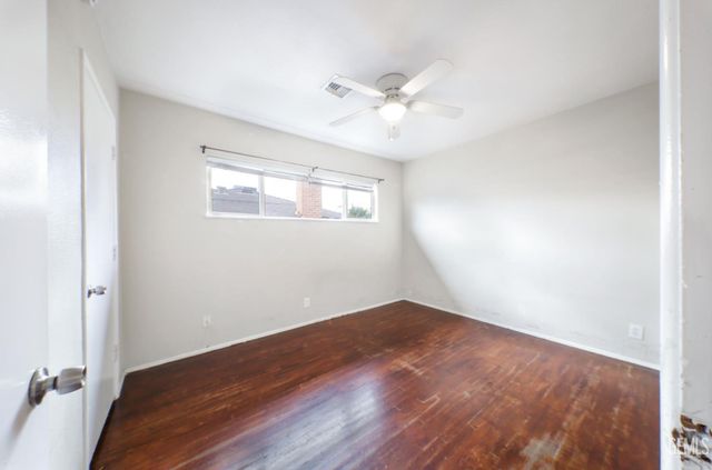 2208 Valencia Drive, Bakersfield, CA 93306