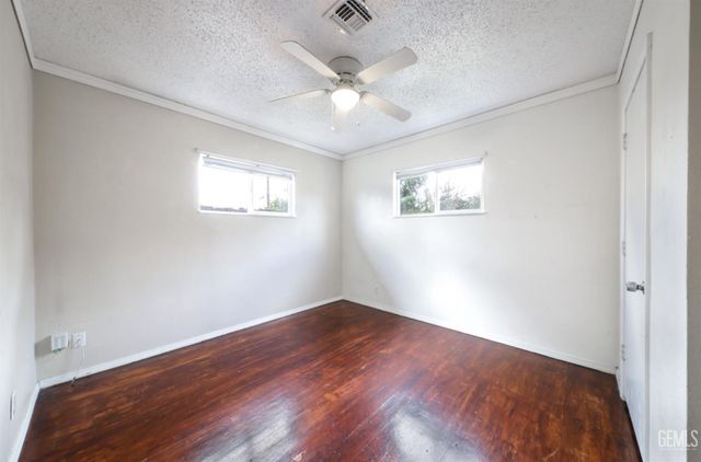 2208 Valencia Drive, Bakersfield, CA 93306