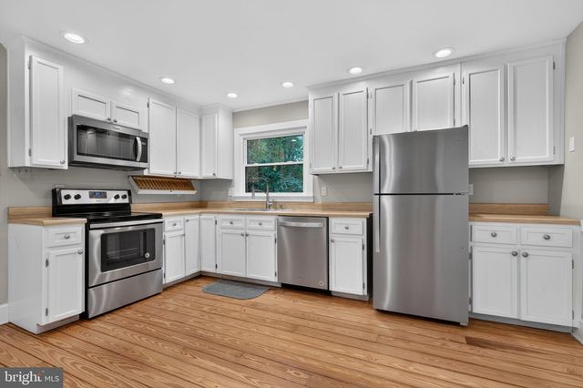 5 HUNTINGTON DR, Fredericksburg, VA 22405