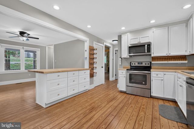 5 HUNTINGTON DR, Fredericksburg, VA 22405