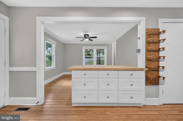 5 HUNTINGTON DR, Fredericksburg, VA 22405