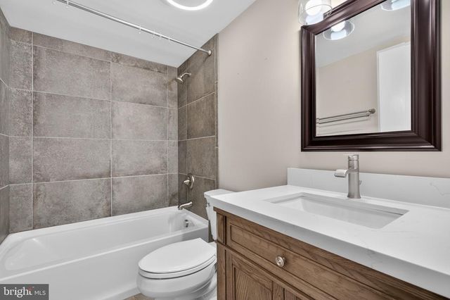 5 HUNTINGTON DR, Fredericksburg, VA 22405