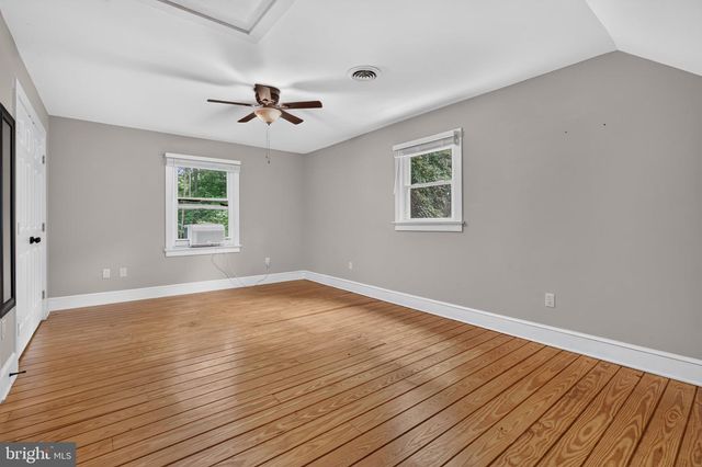 5 HUNTINGTON DR, Fredericksburg, VA 22405