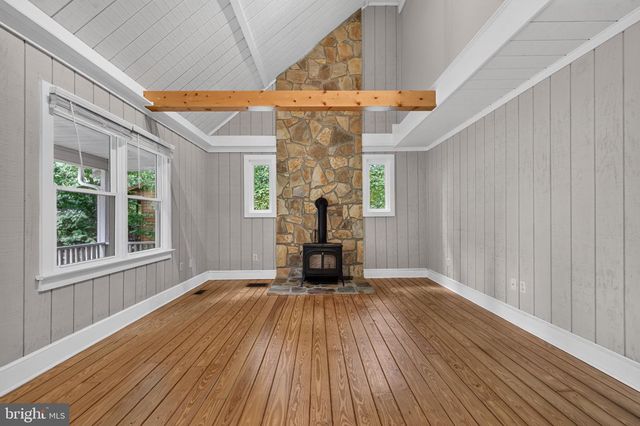 5 HUNTINGTON DR, Fredericksburg, VA 22405