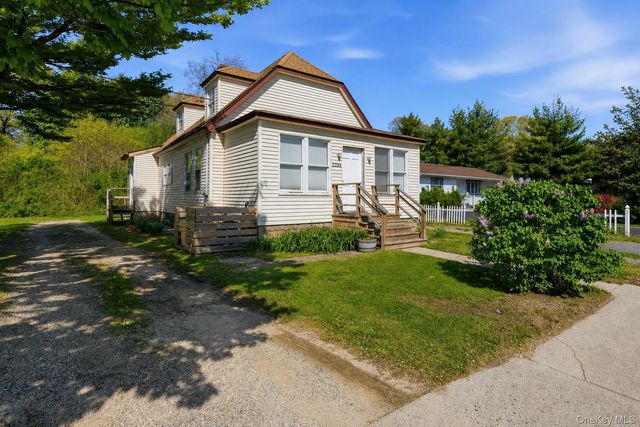 2284 Ocean Avenue, Ronkonkoma, NY 11779