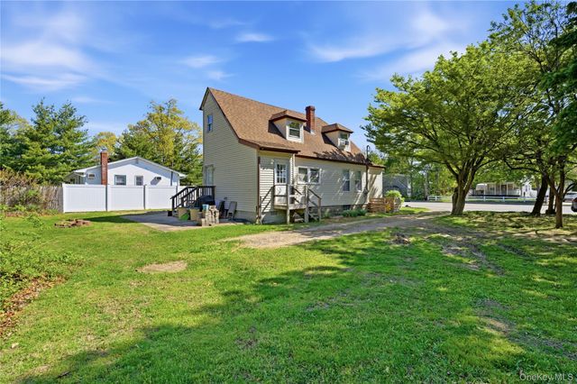 2284 Ocean Avenue, Ronkonkoma, NY 11779