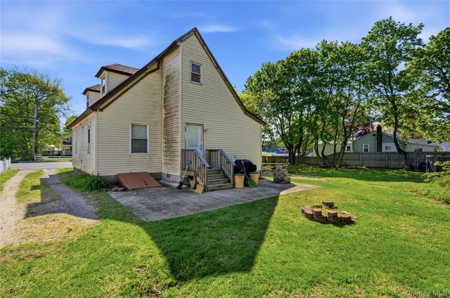 2284 Ocean Avenue, Ronkonkoma, NY 11779