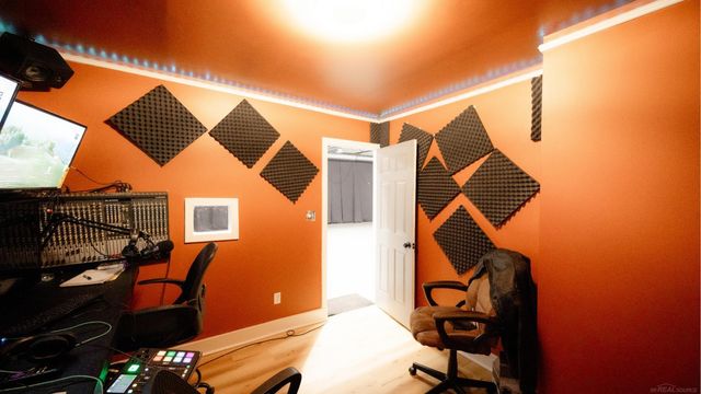 16813 Wyoming Street, Detroit, MI 48221