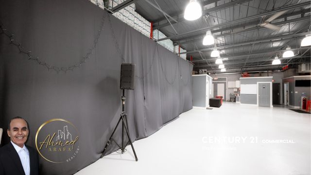 16813 Wyoming Street, Detroit, MI 48221