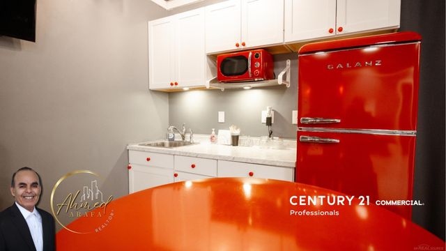 16813 Wyoming Street, Detroit, MI 48221