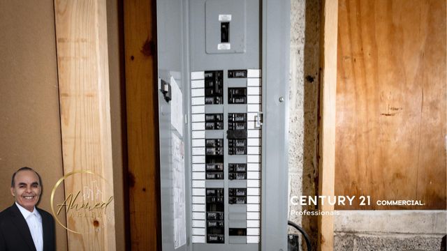 16813 Wyoming Street, Detroit, MI 48221