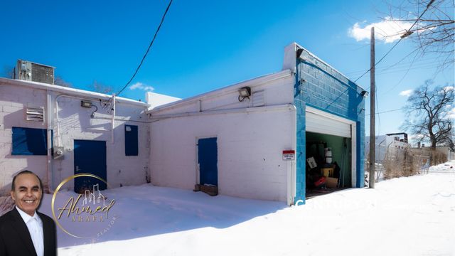 16813 Wyoming Street, Detroit, MI 48221