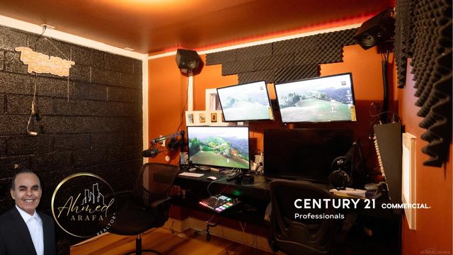 16813 Wyoming Street, Detroit, MI 48221