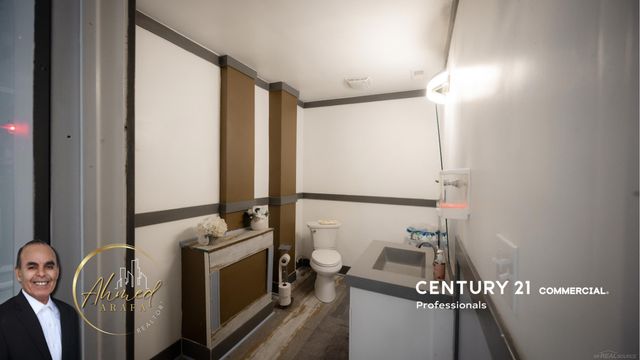 16813 Wyoming Street, Detroit, MI 48221