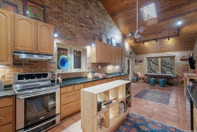 340 MUSTANG CIR, San Antonio, TX 78232