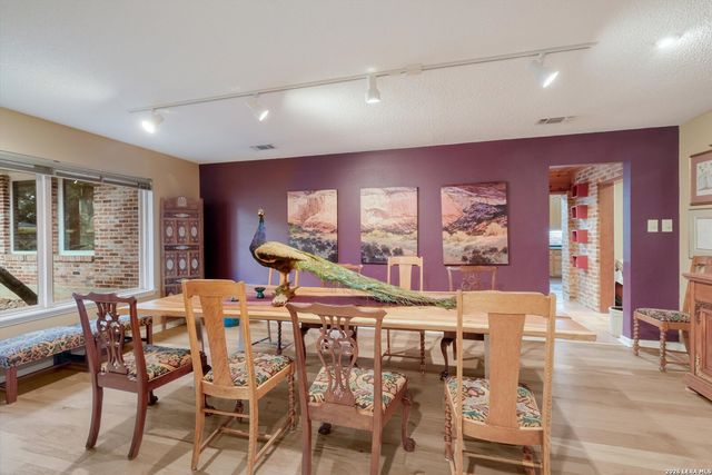 340 MUSTANG CIR, San Antonio, TX 78232