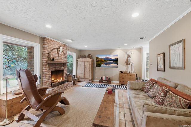 340 MUSTANG CIR, San Antonio, TX 78232