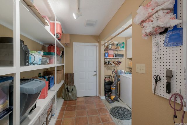 340 MUSTANG CIR, San Antonio, TX 78232