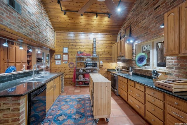 340 MUSTANG CIR, San Antonio, TX 78232