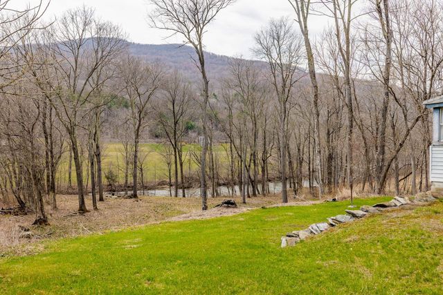 2819 VT Route 313, Arlington, VT 05250