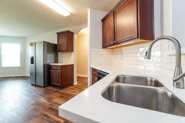 1001 Walnut Lane, Brookshire, TX 77423