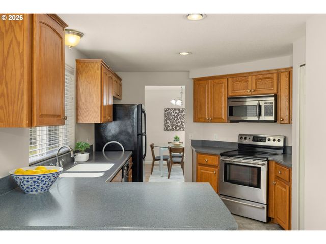 9610 Sw 47TH Ave, Portland, OR 97219